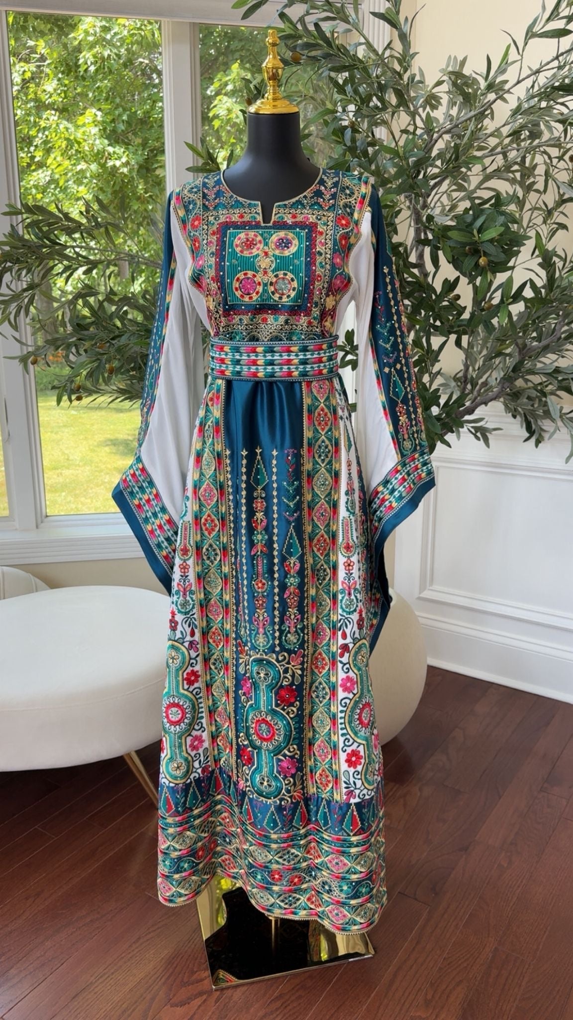 Embroidery Tatreez Turquoise Thobe/A