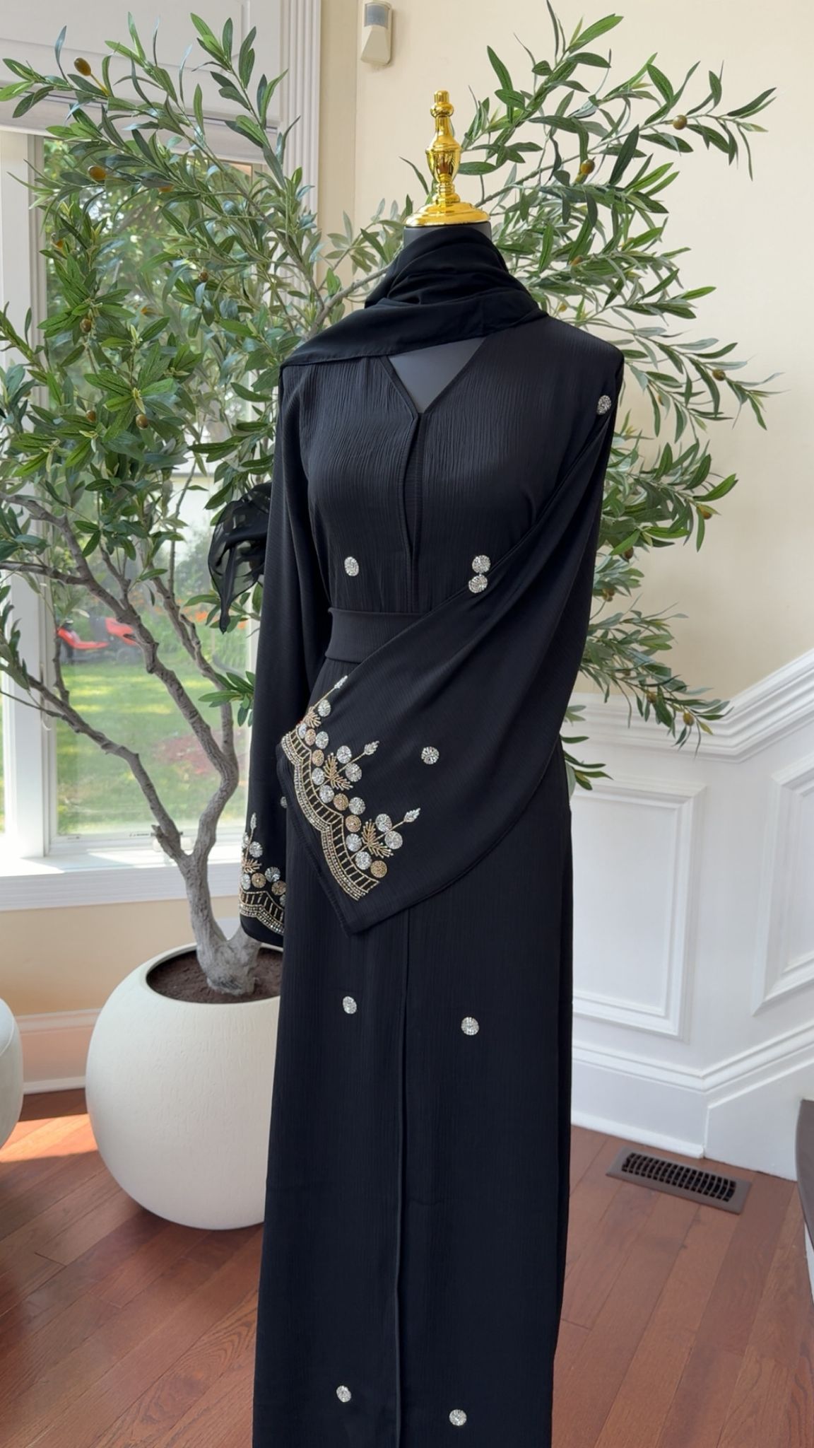 Black Sleeve Essence Abaya
