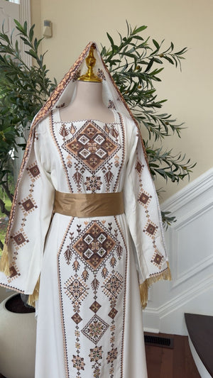 White Elegance Thobe Golden Tatreez Detail