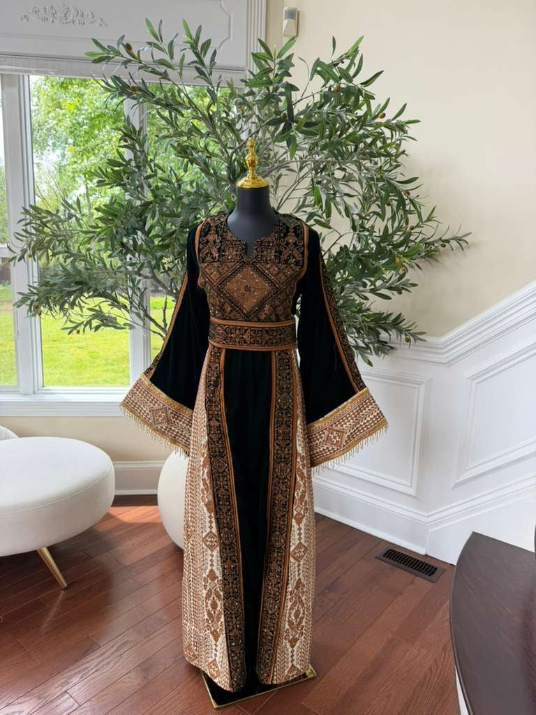 Velvet Green Embroidery Tatreez Thobe