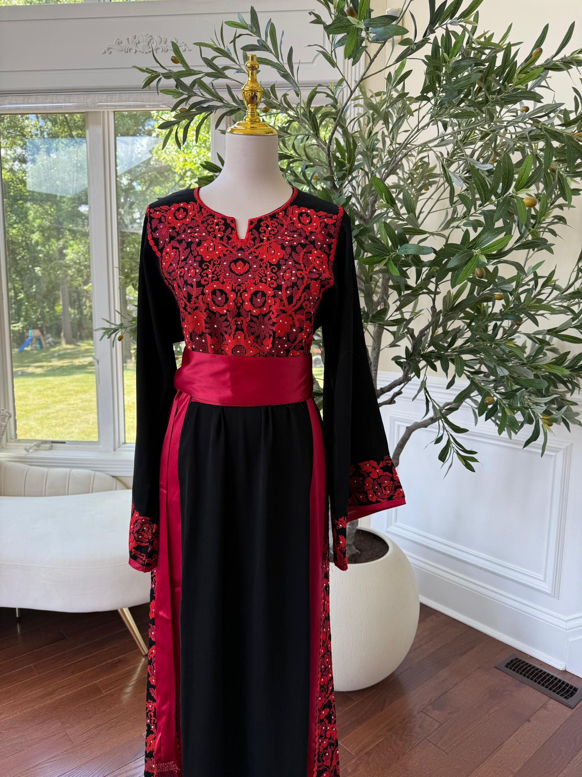 Red Tatreez Embroidery Thobe