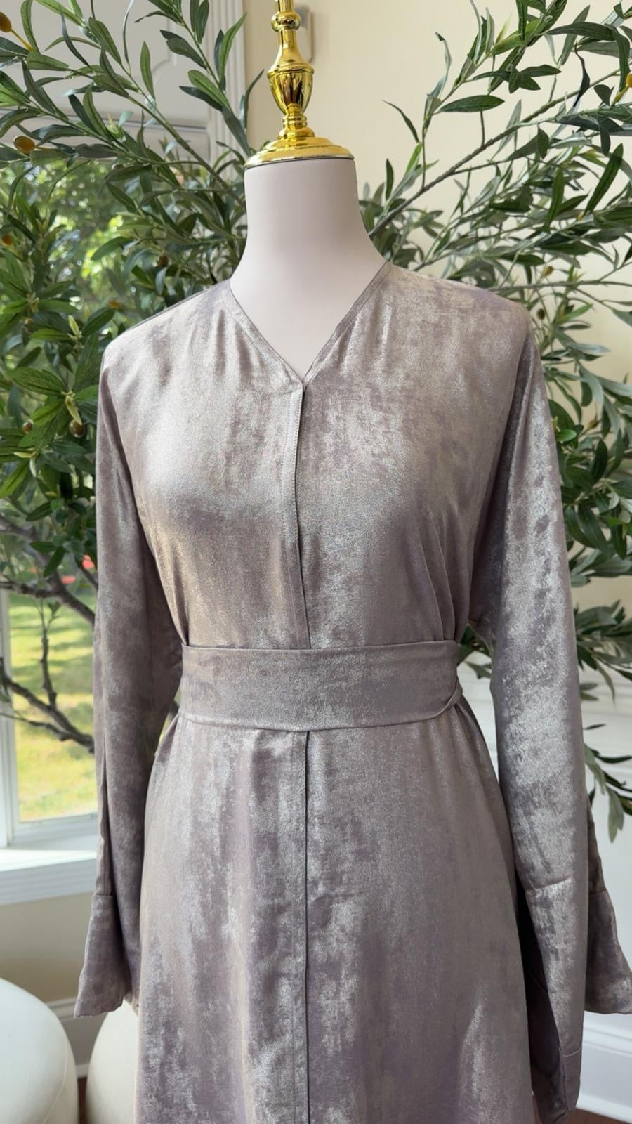Silver Lavender Glow Abaya