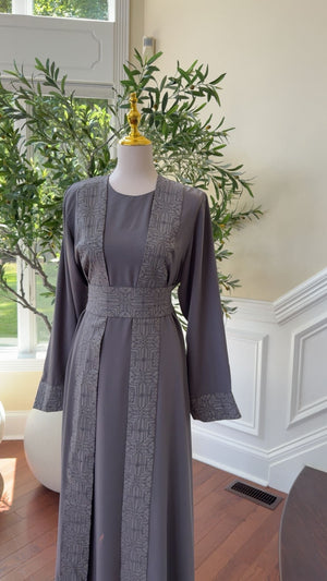 Dusky Grace Abaya – Modern Tatreez Elegance