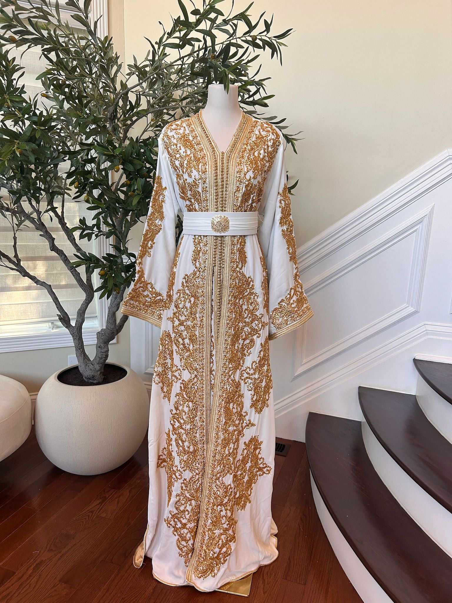 Golden White Detail Kuftan