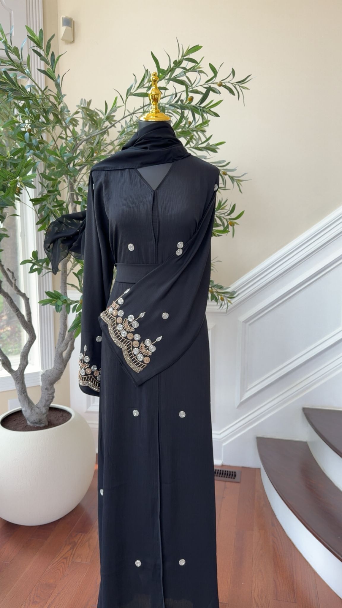 Black Sleeve Essence Abaya