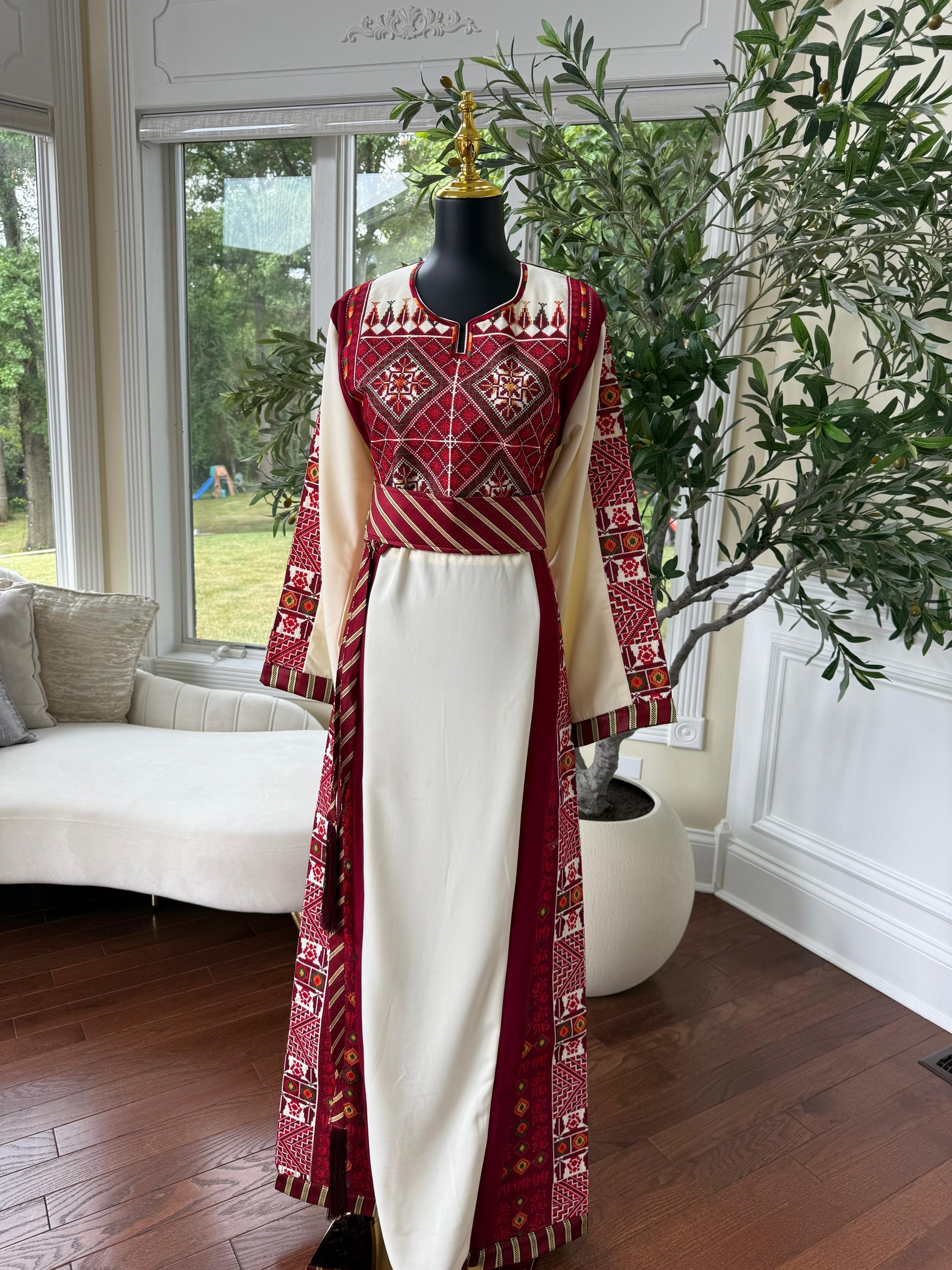 Embroidery Red Tatreez Off White Thobe