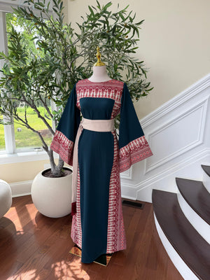 Emerald Embroidery Elegance Tatreez Thobe