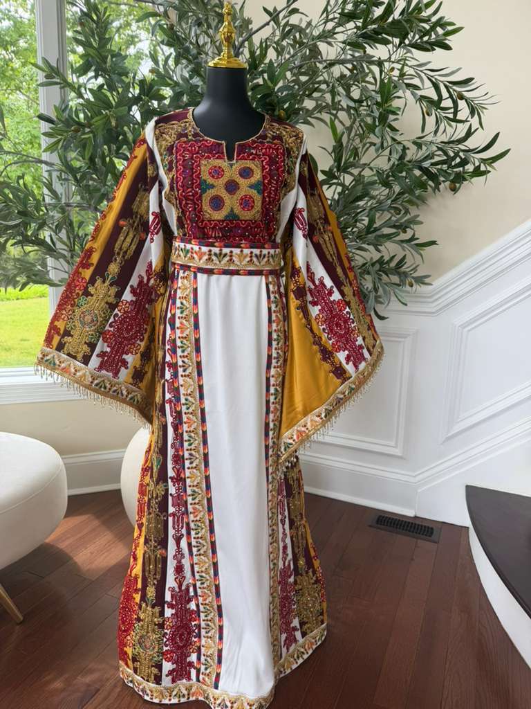 White Embroidery Tatreez Elegance Thobe