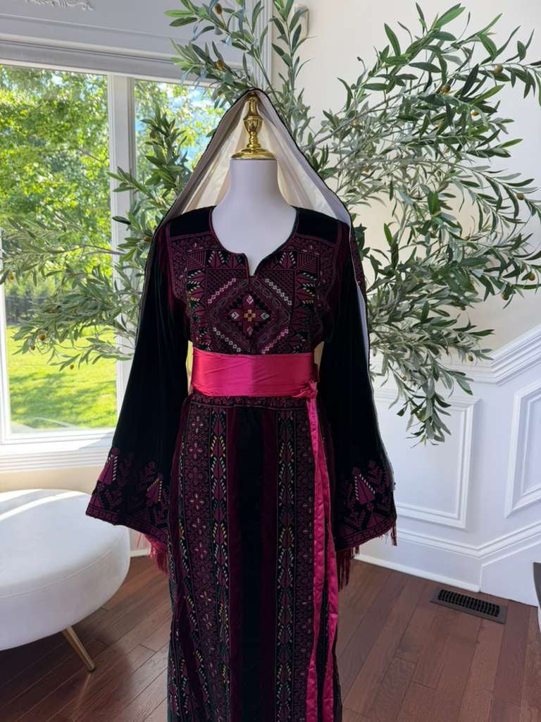Velvet Green Embroidery Tatreez Thobe