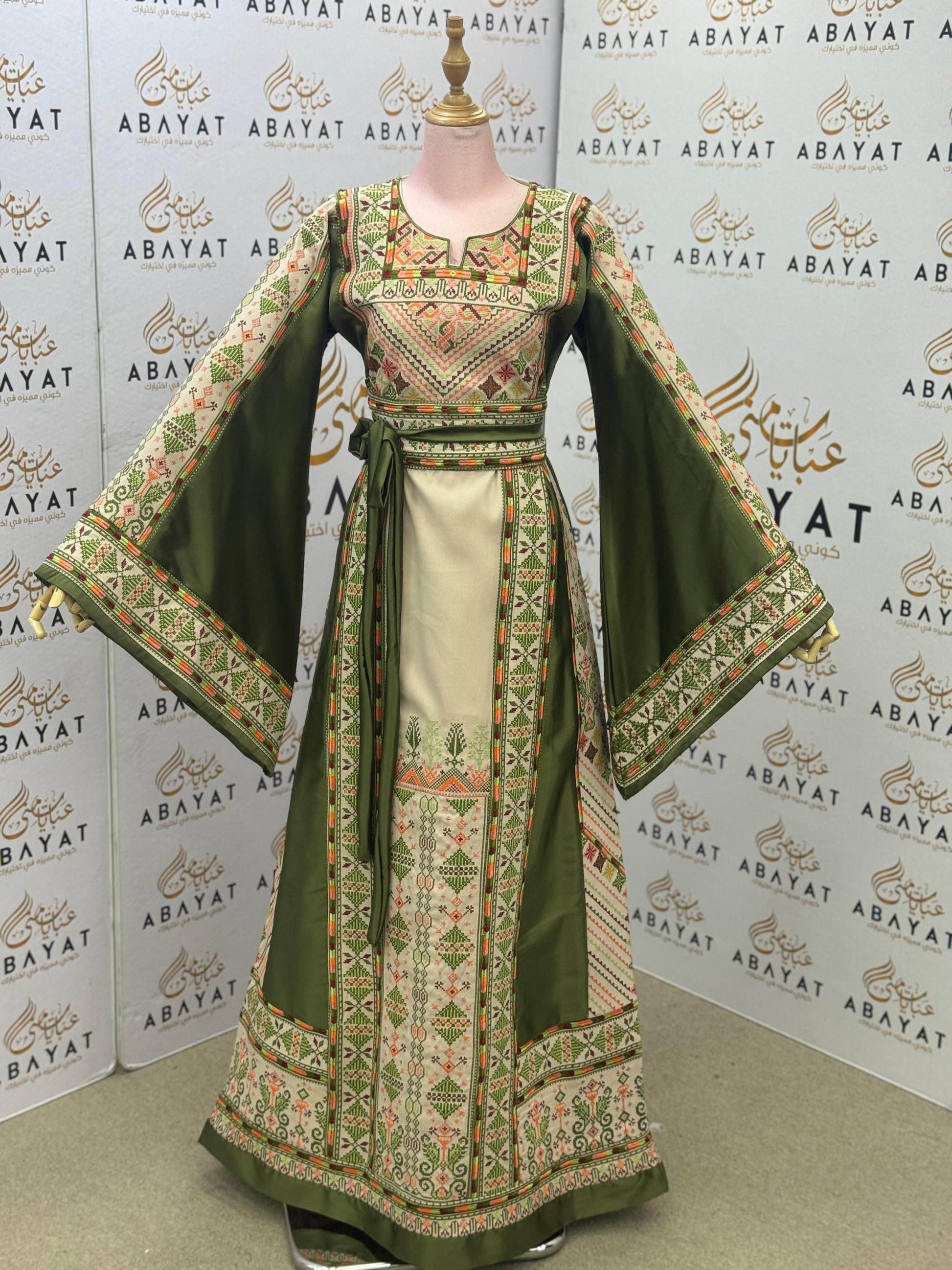 Classic Olive & Cream Traditional Embroidery Thobe