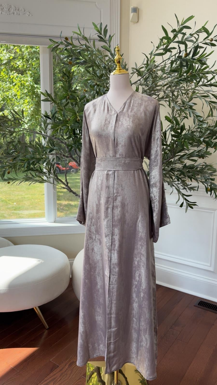 Silver Lavender Glow Abaya