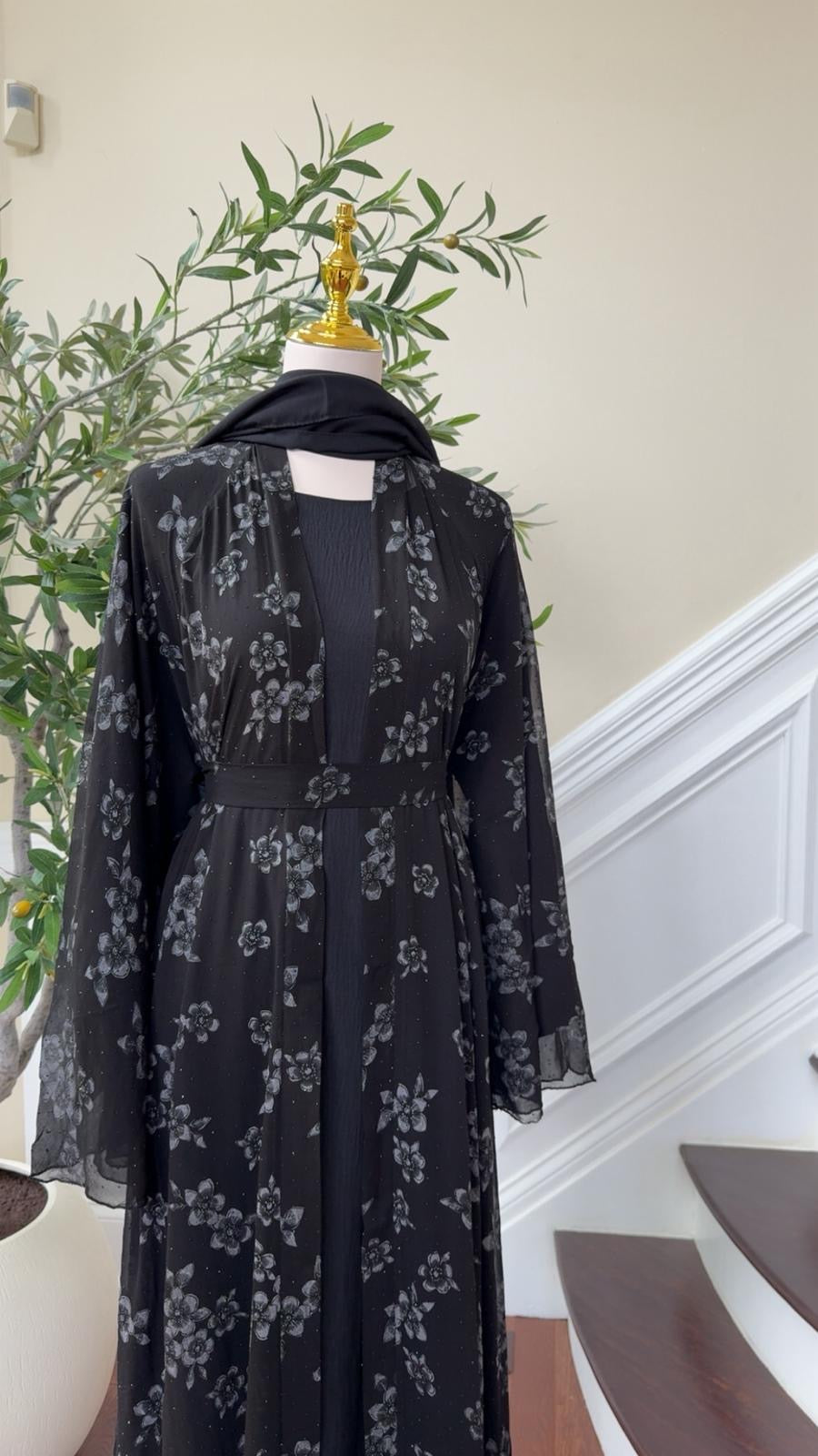Black Blossom Flow Abaya