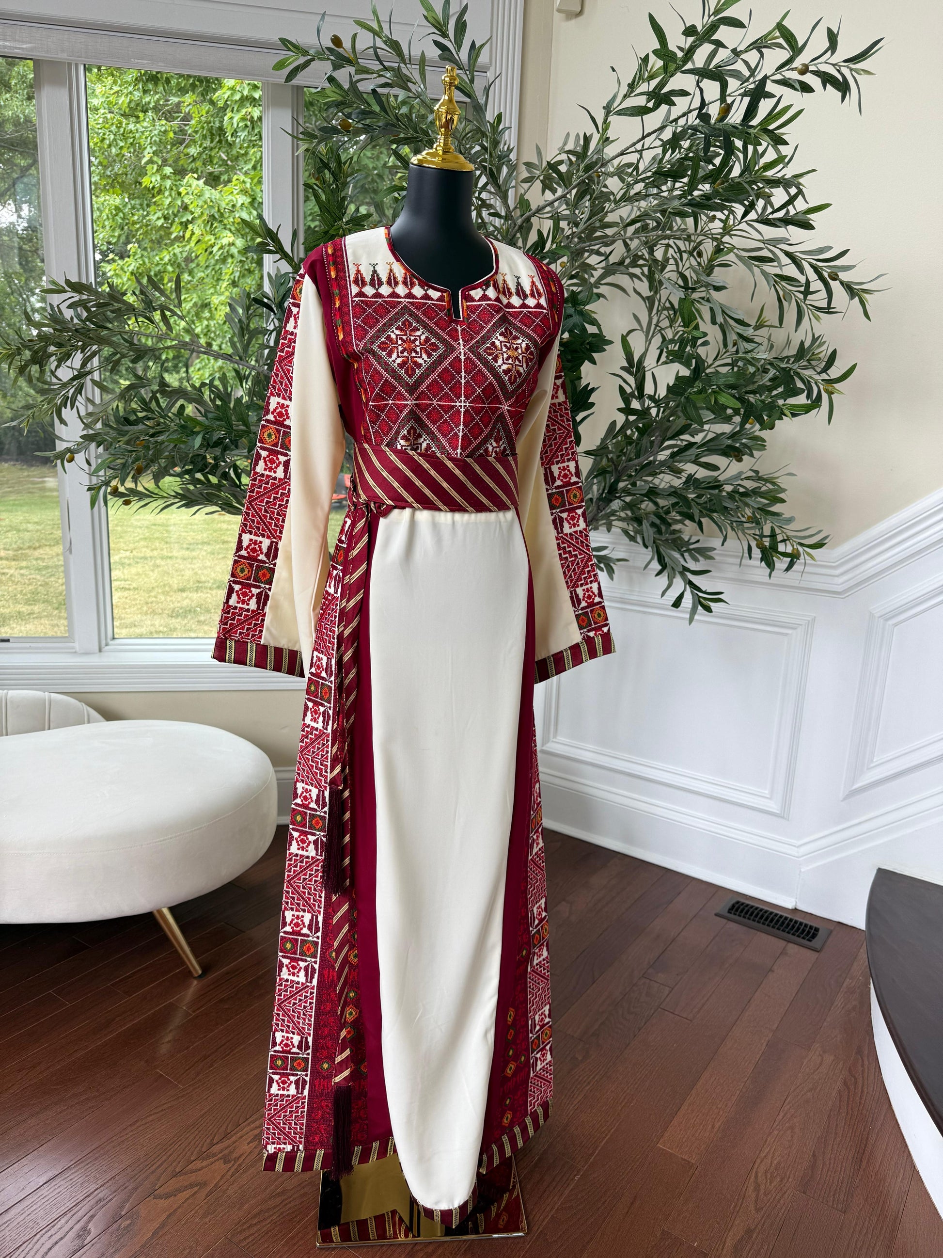 Embroidery Red Tatreez Off White Thobe