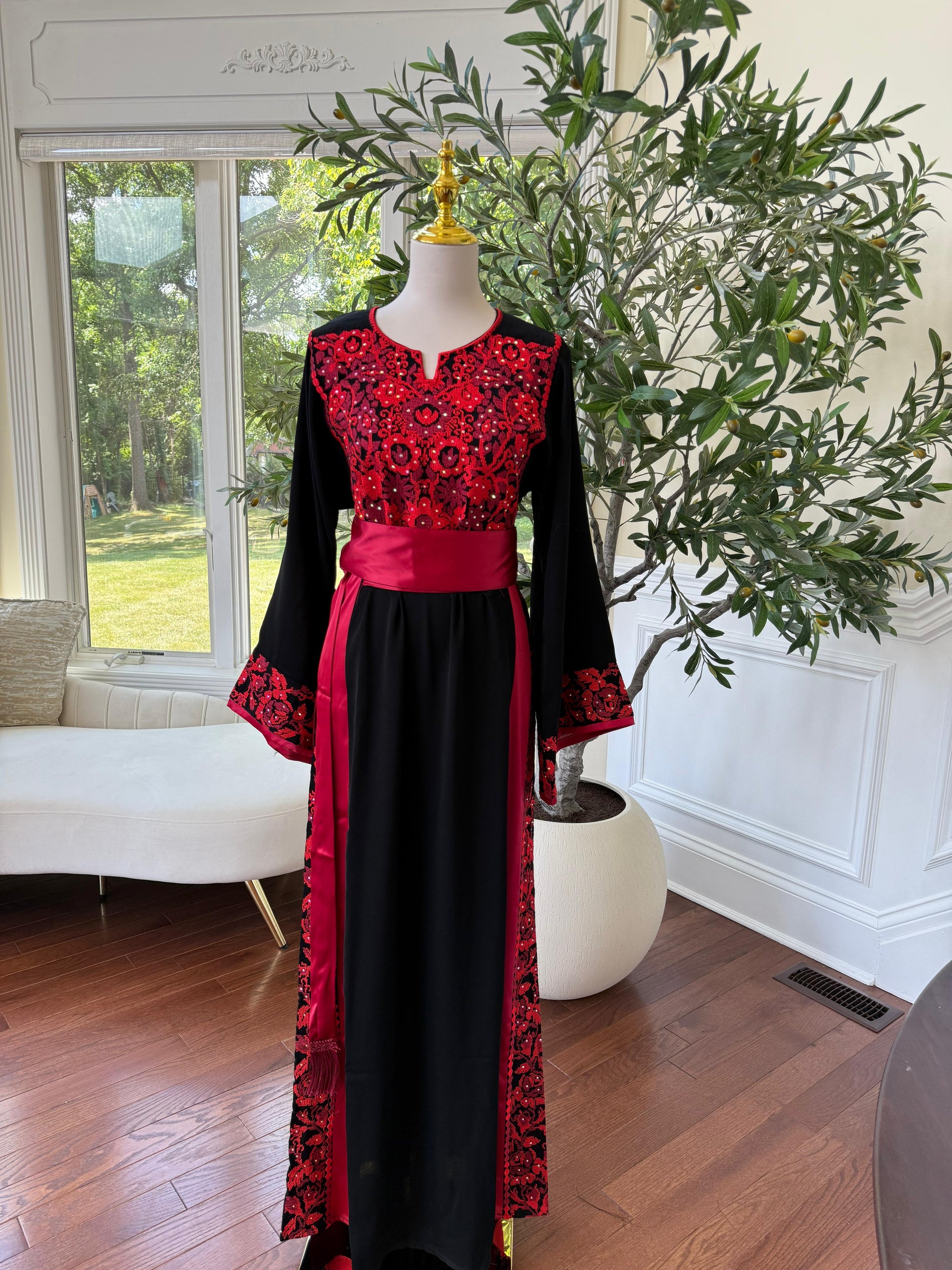 Red Tatreez Embroidery Thobe