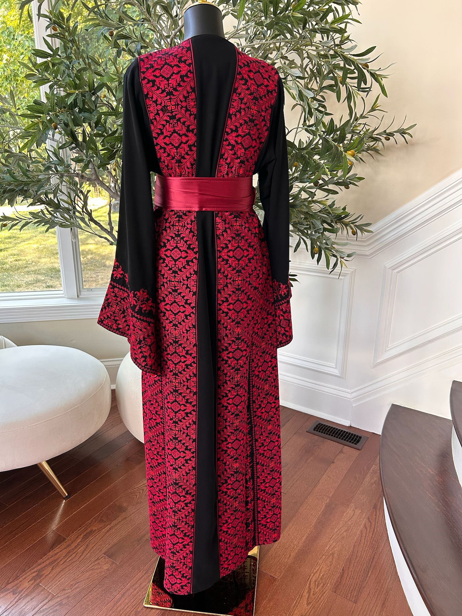 Black Elegance Red Tatreez Thobe