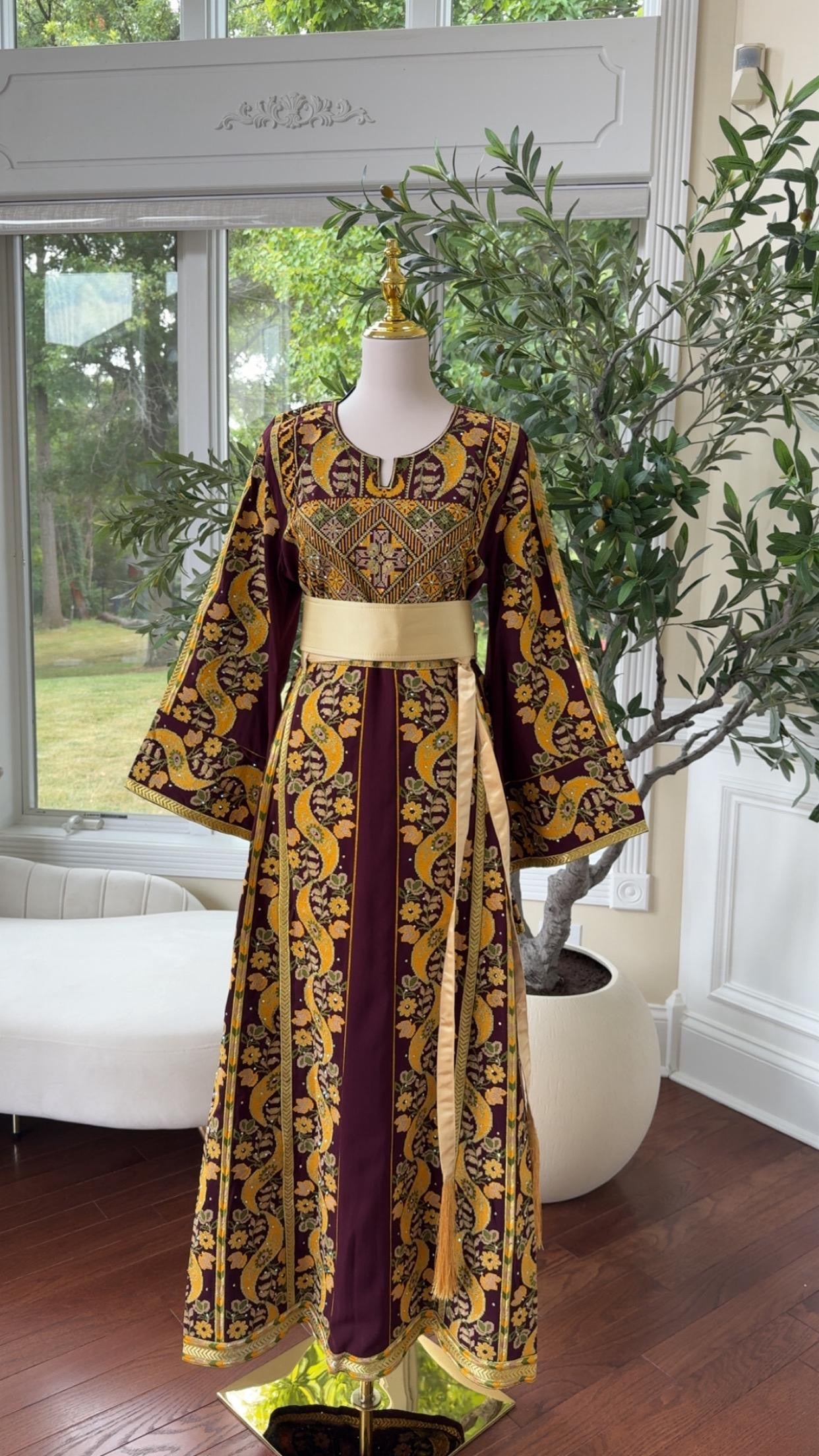 Elegant Golden Mulberry Tatreez Thobe