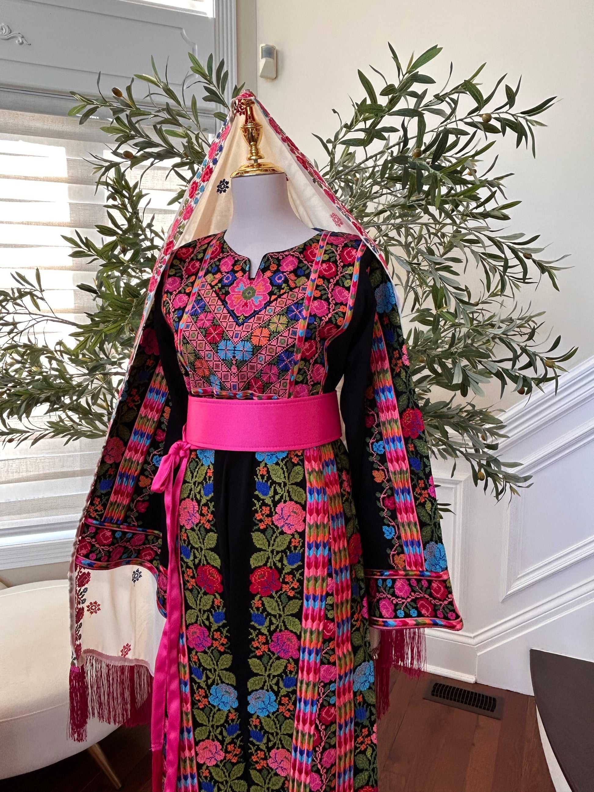 Black Floral Embroidered Tatreez Pink Thobe