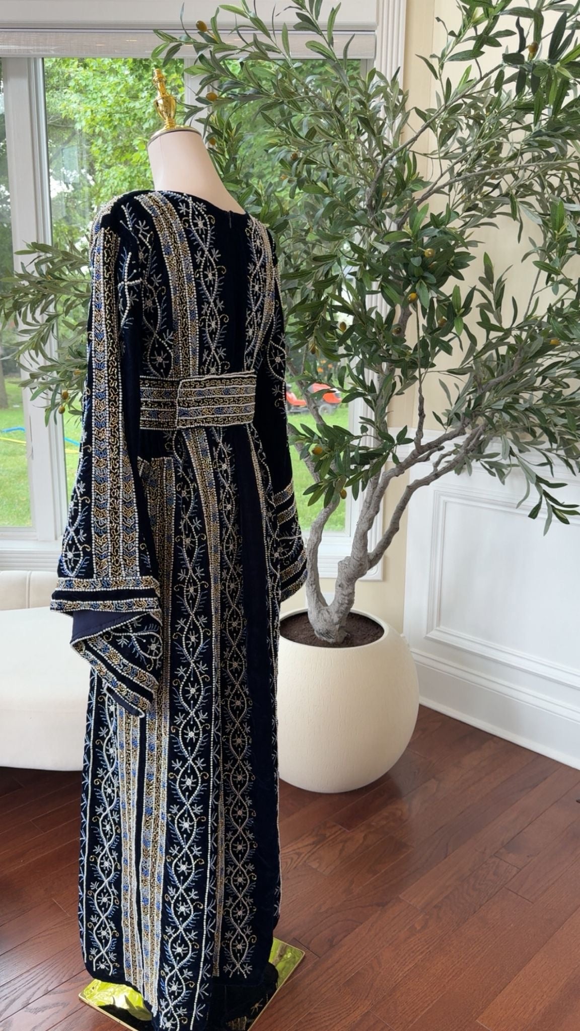 Velvet Blue Stone Thobe