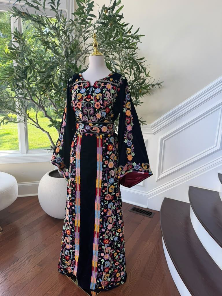 Navy Blue Stone Embroidered Tatreez Floral Thobe