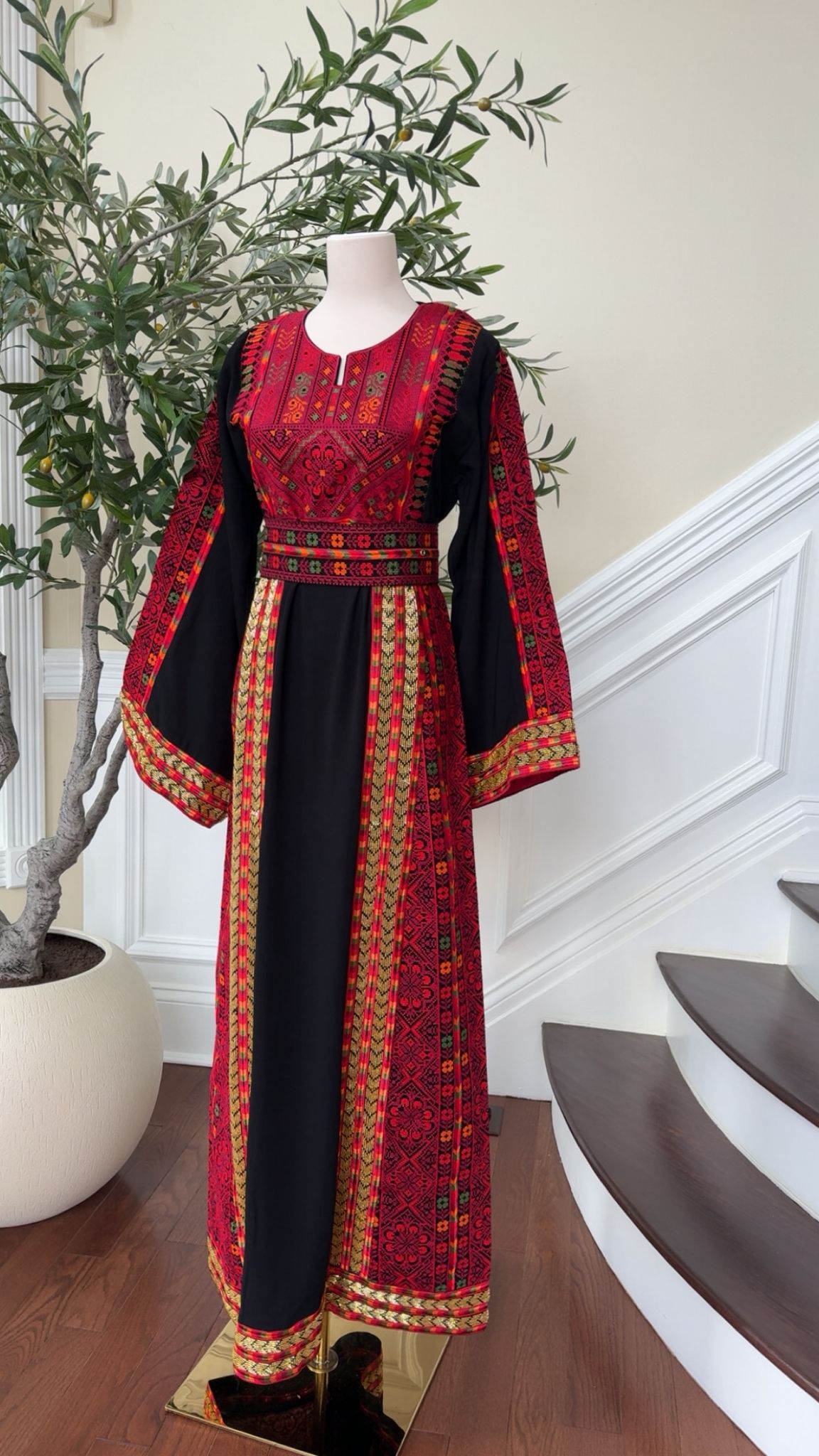 Black Embroidery Red Tatreez Thobe