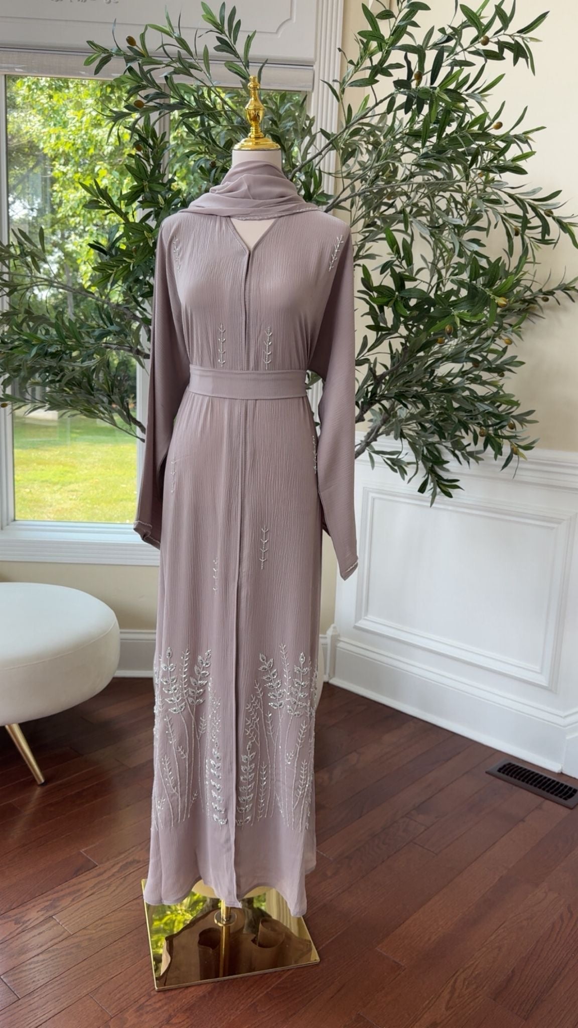 Cream Floral Luxe Abaya