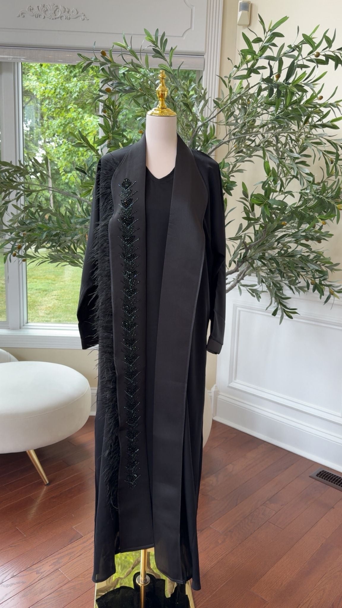 Black Elegance Abaya – Feathered Grace & Beaded Detail