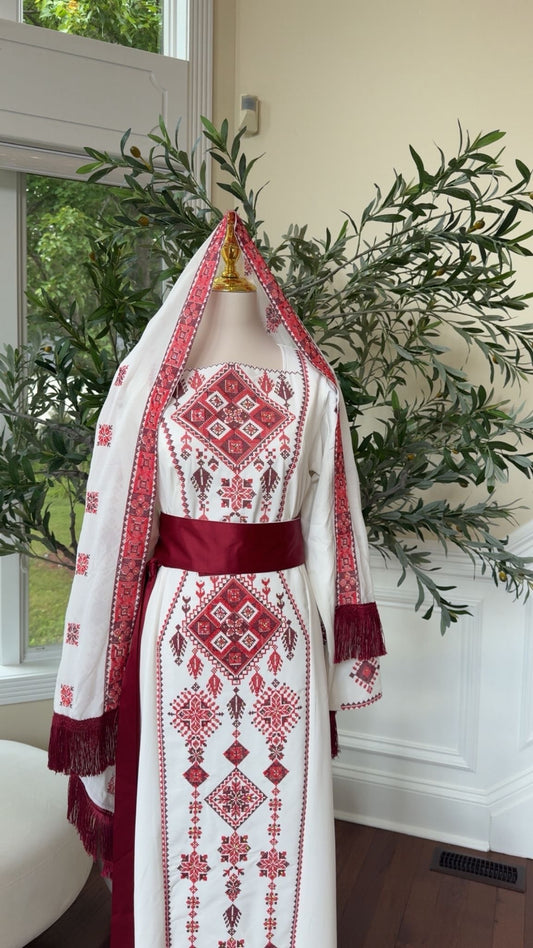 Red Tatreez Elegance White Thobe
