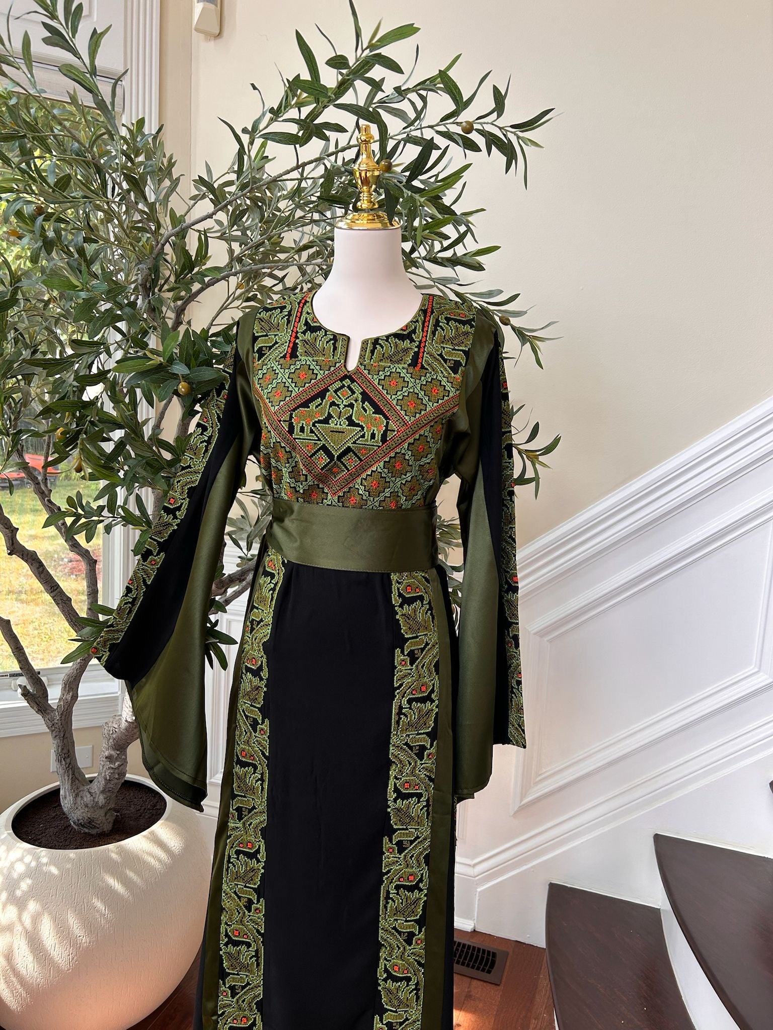 Black Embroidery Tatreez Green Thobe