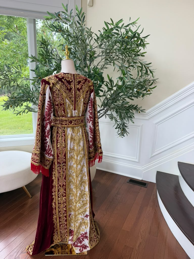 Royale Red Embroidery Tatreez Elegance Thobe