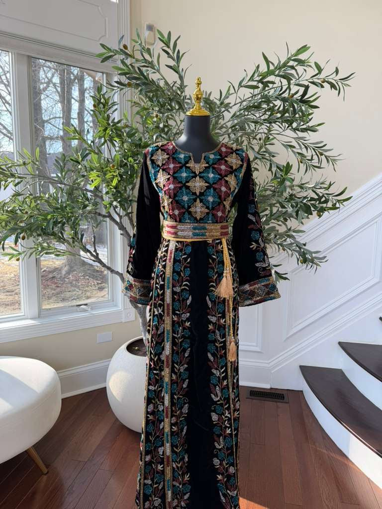 Black Velvet Beaded Stone Thobe