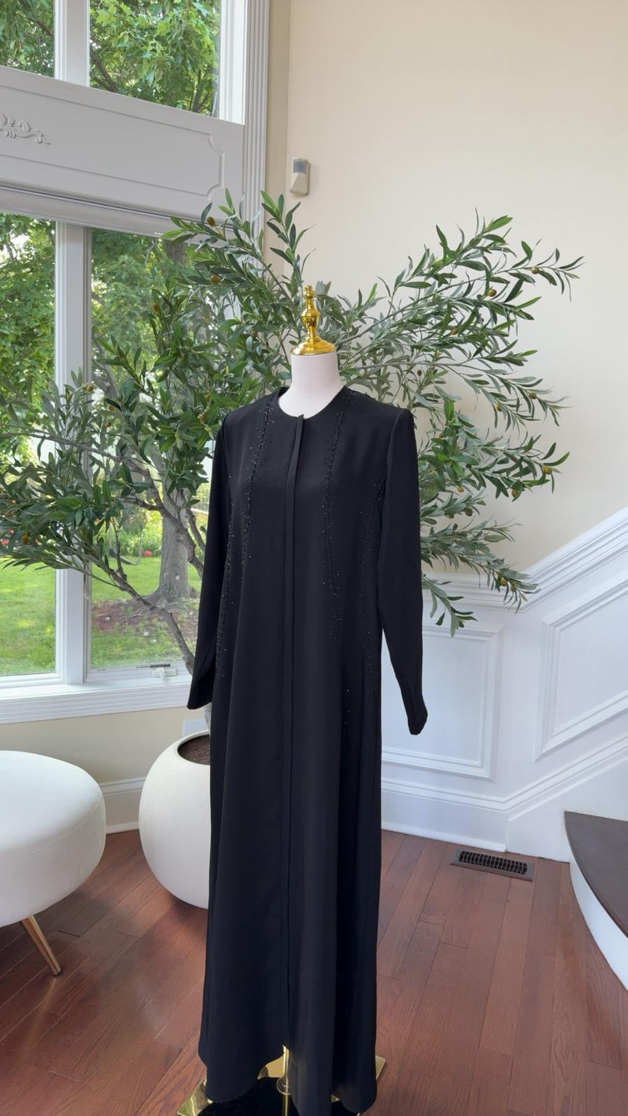 Midnight Black Abaya – Subtle Sparkle Detail