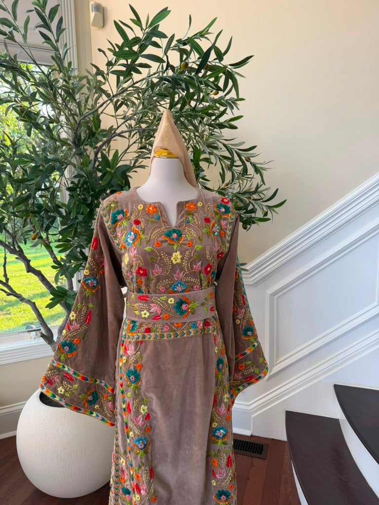 Tan Embroidery Beaded Stone Thobe