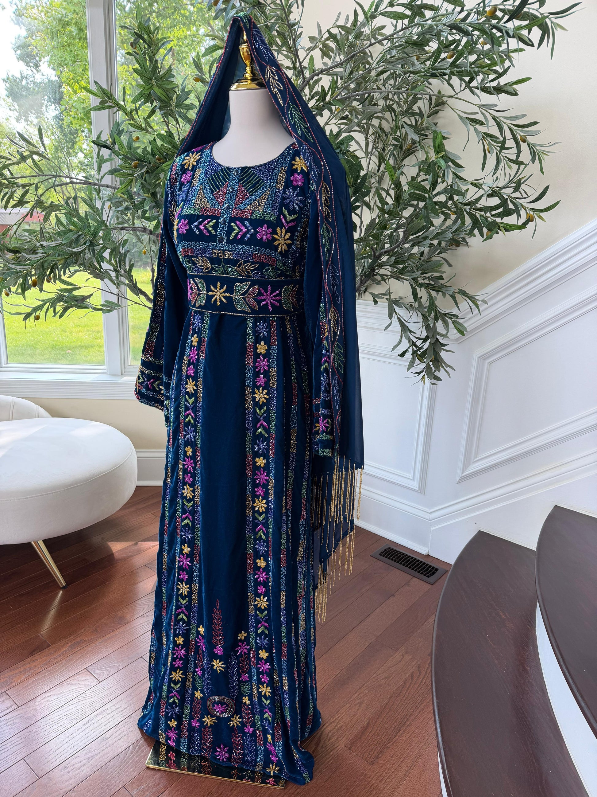 Blue Charm Beaded Stone Elegance Thobe
