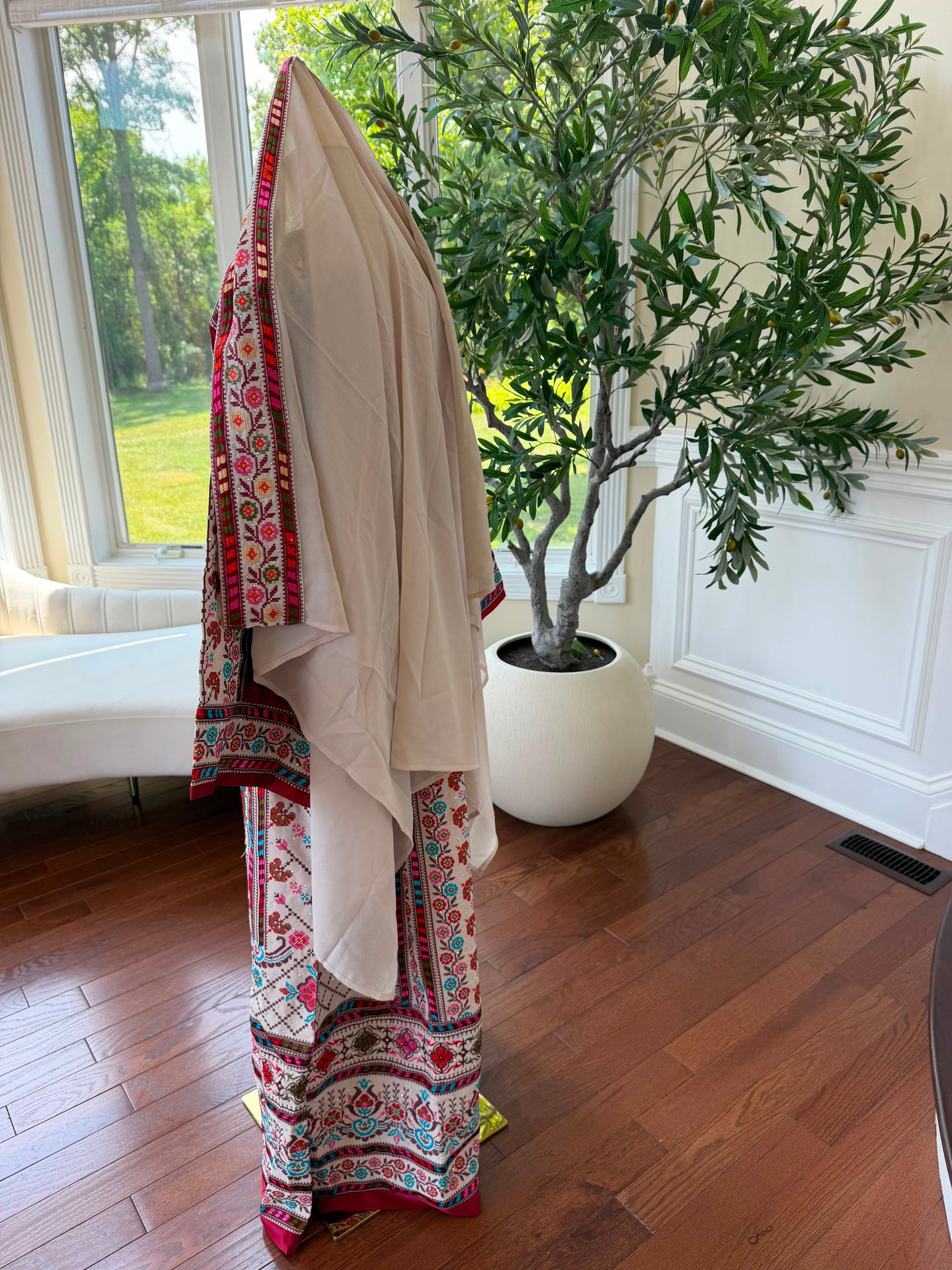 Cream Embroidery Tatreez Thobe