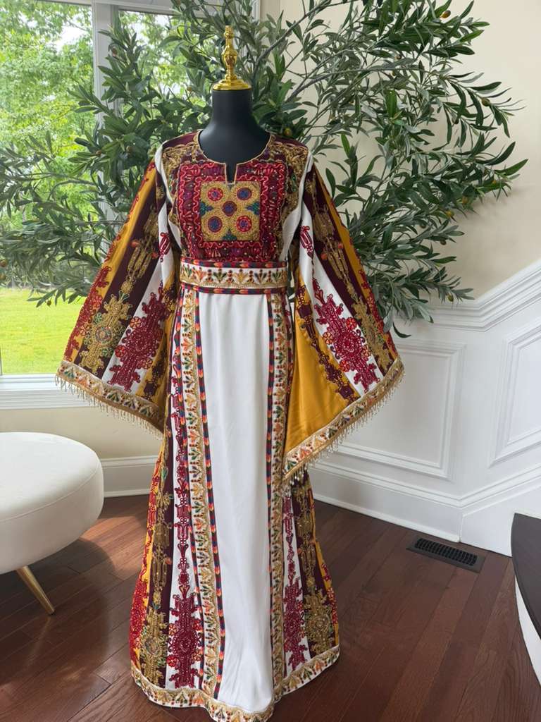 White Embroidery Tatreez Elegance Thobe
