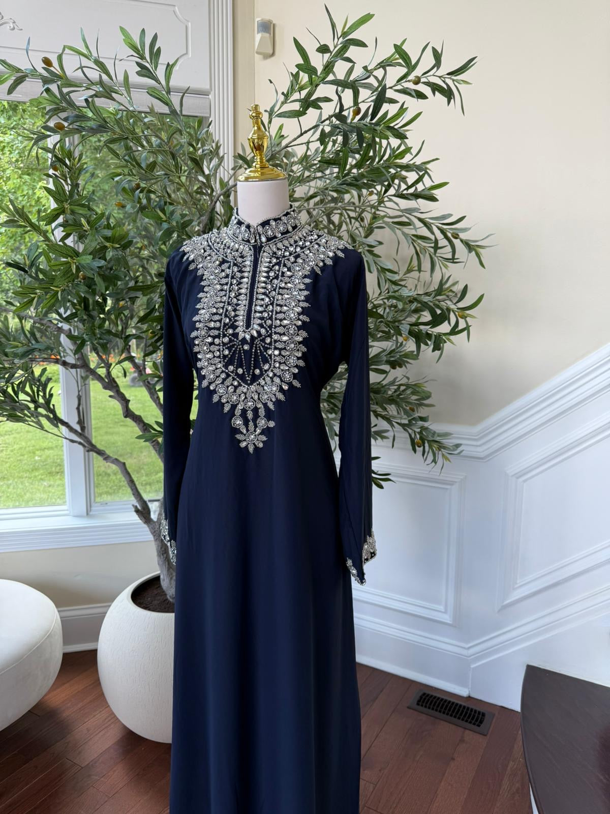 Midnight Majesty – Navy High-Neck Kaftan with Crystal Embellishment