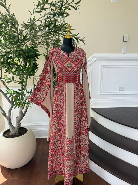 Elegant Embroidery Tatreez Thobe / A
