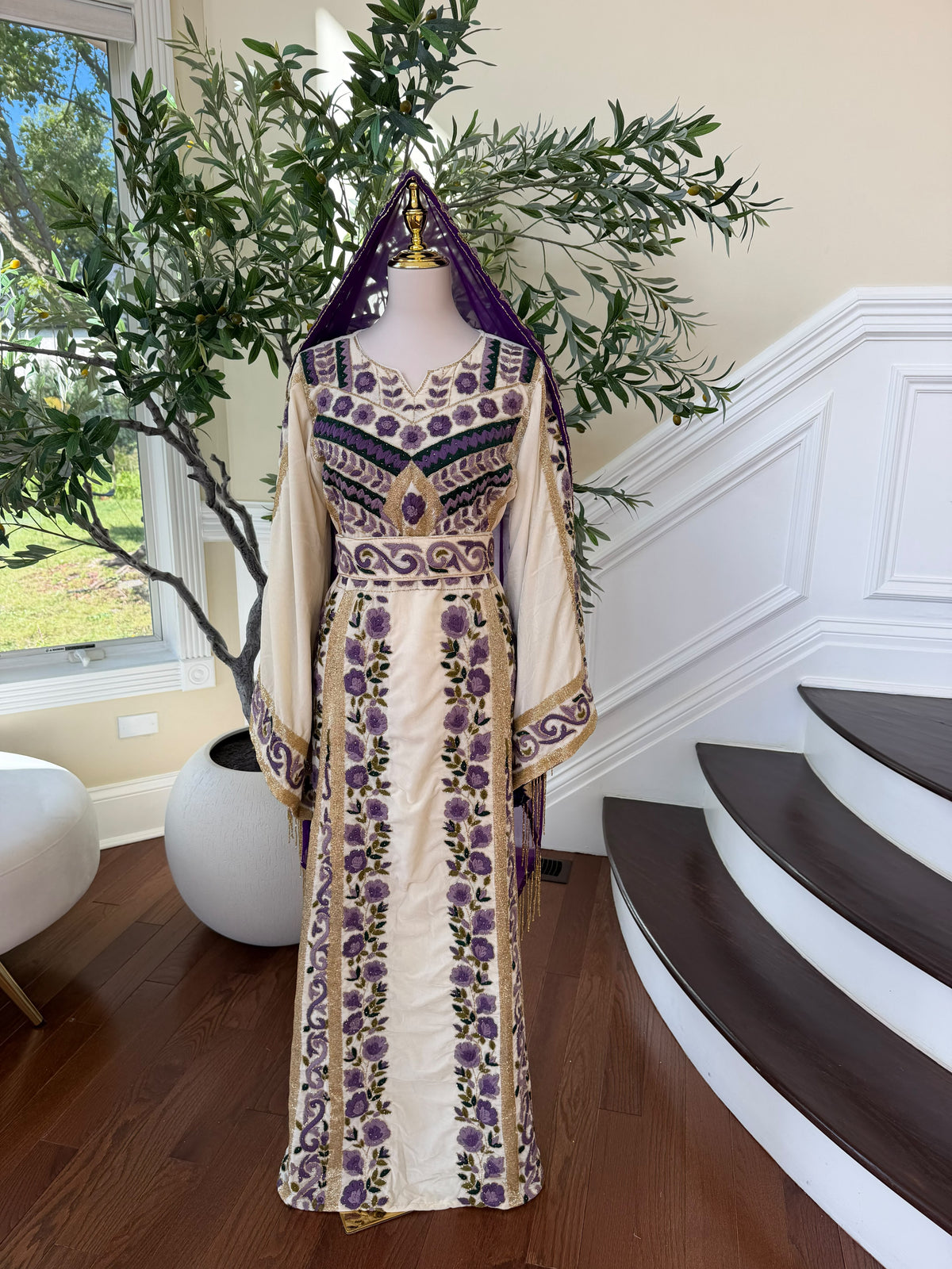 Cream makmal thobe with purple flowers (scarf not included)