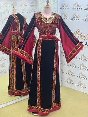 Luxury Black Velvet Thobe – Burgundy Sleeves & Gold Tatreez Design