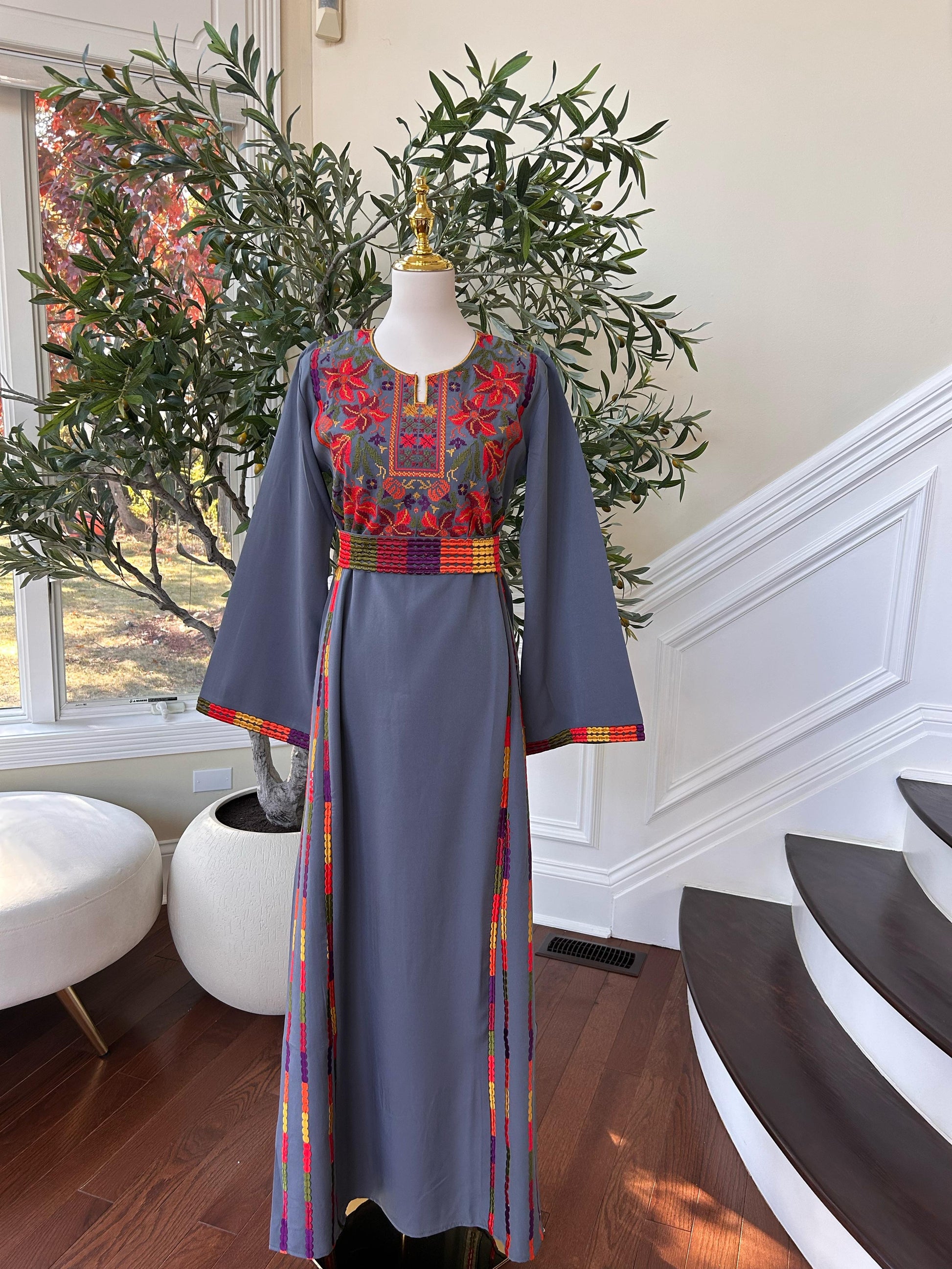 Grey Embroidery Tatreez Thobe