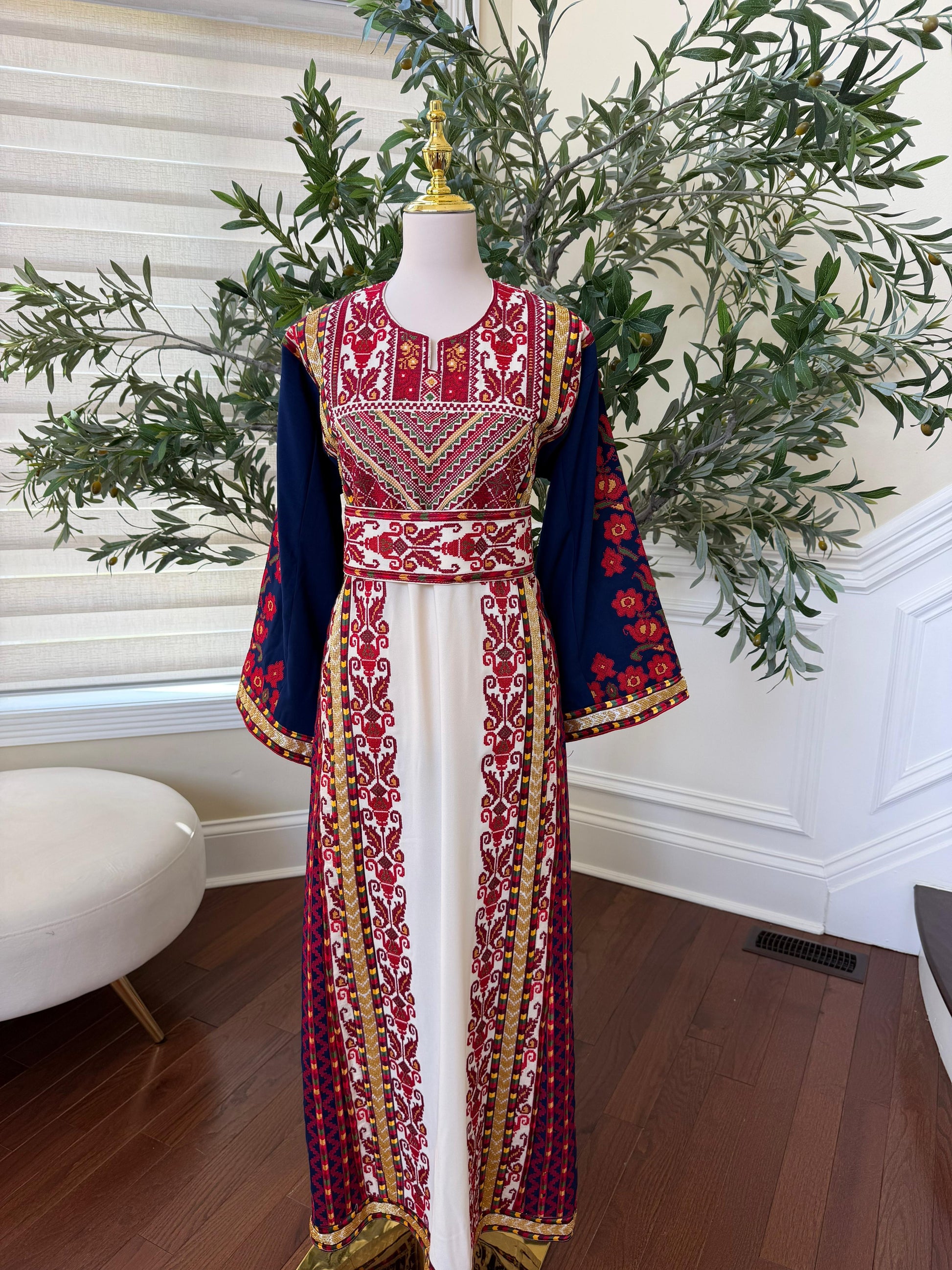 Elegant Itamin Palestinian Thobe 2333