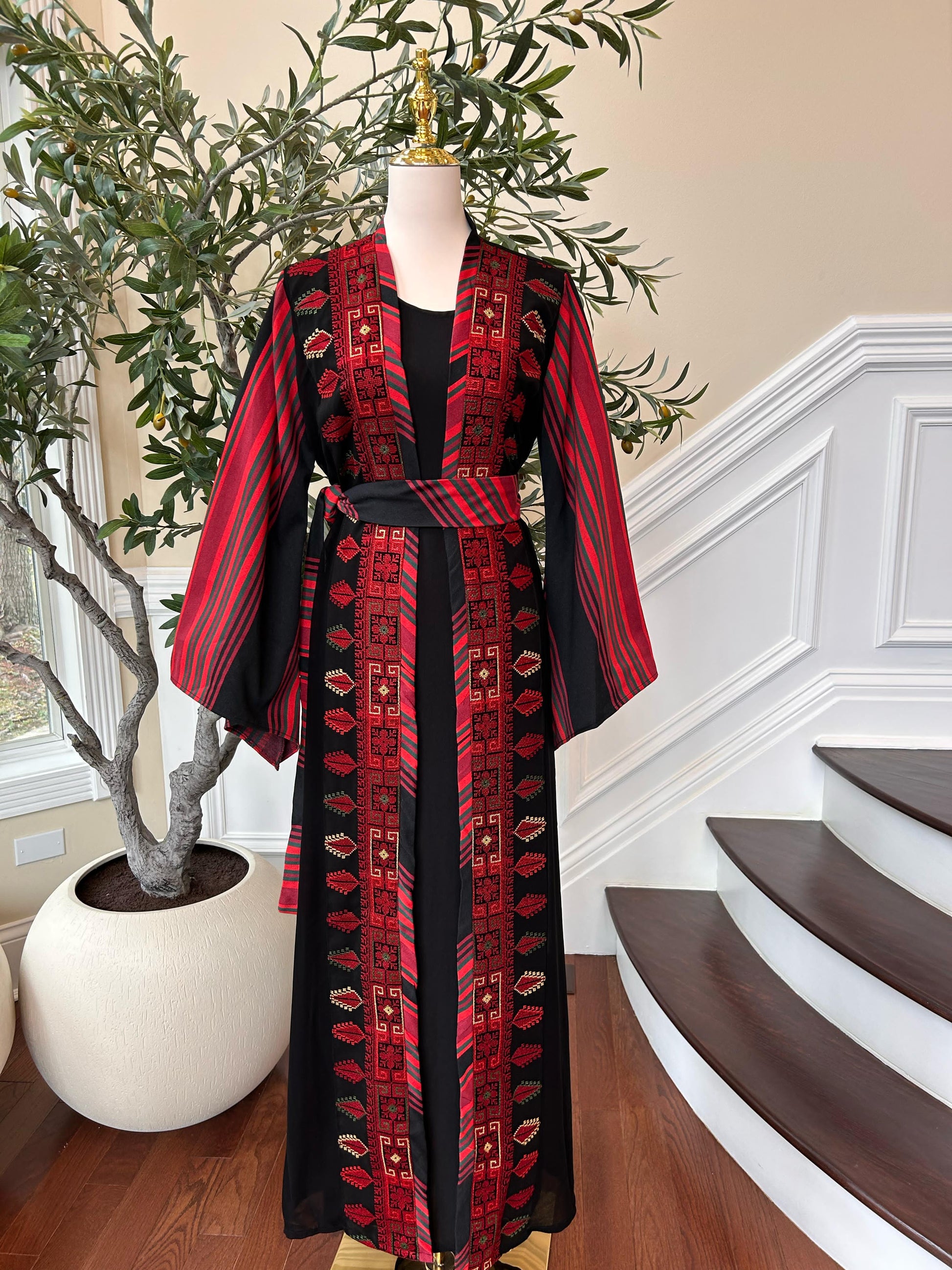 Black Two Piece Tatreez Traditional Majdalawi Thobe