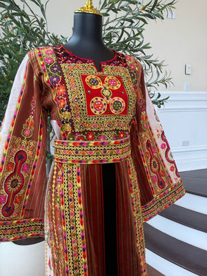 Jana Wnar Malaka Velvet Thobe