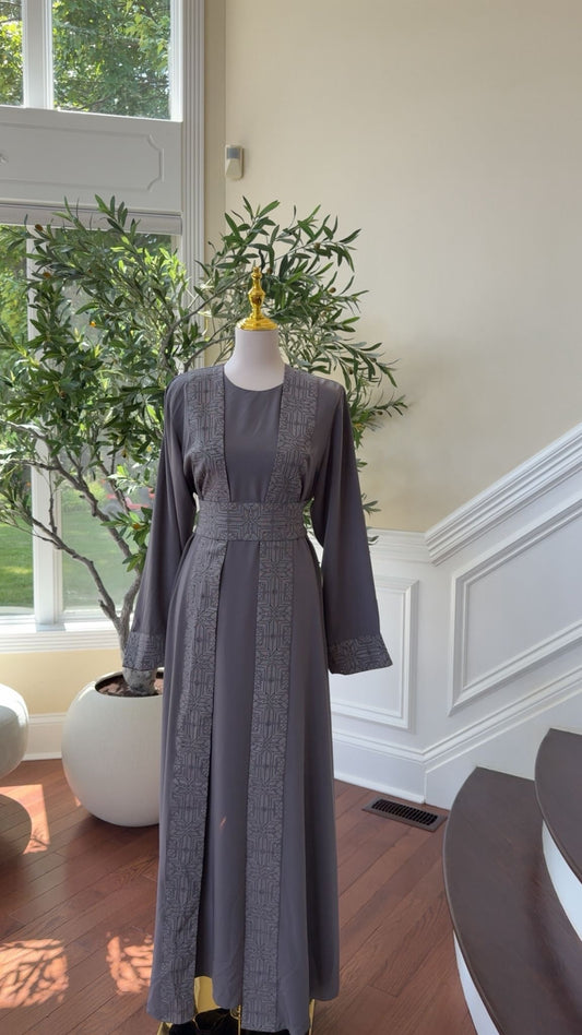 Dusky Grace Abaya – Modern Tatreez Elegance