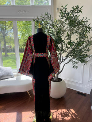 Elegant Black Tatreez Thobe / A