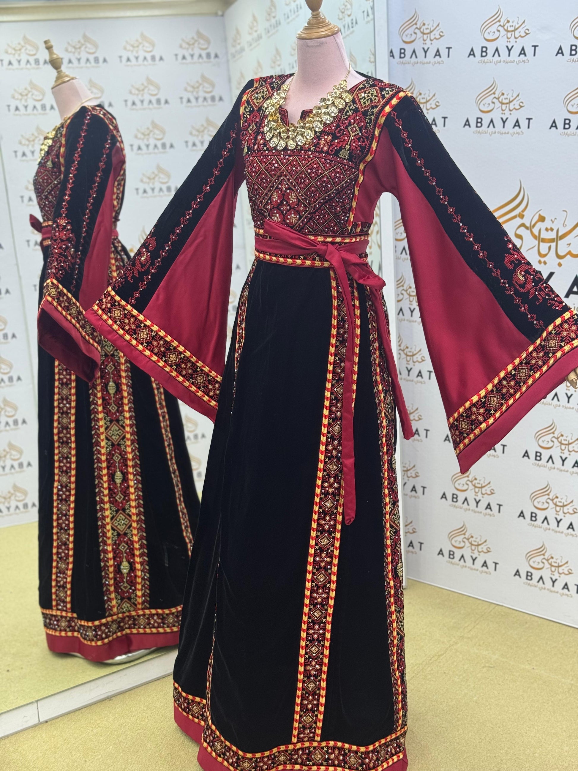 Luxury Black Velvet Thobe – Burgundy Sleeves & Gold Tatreez Design