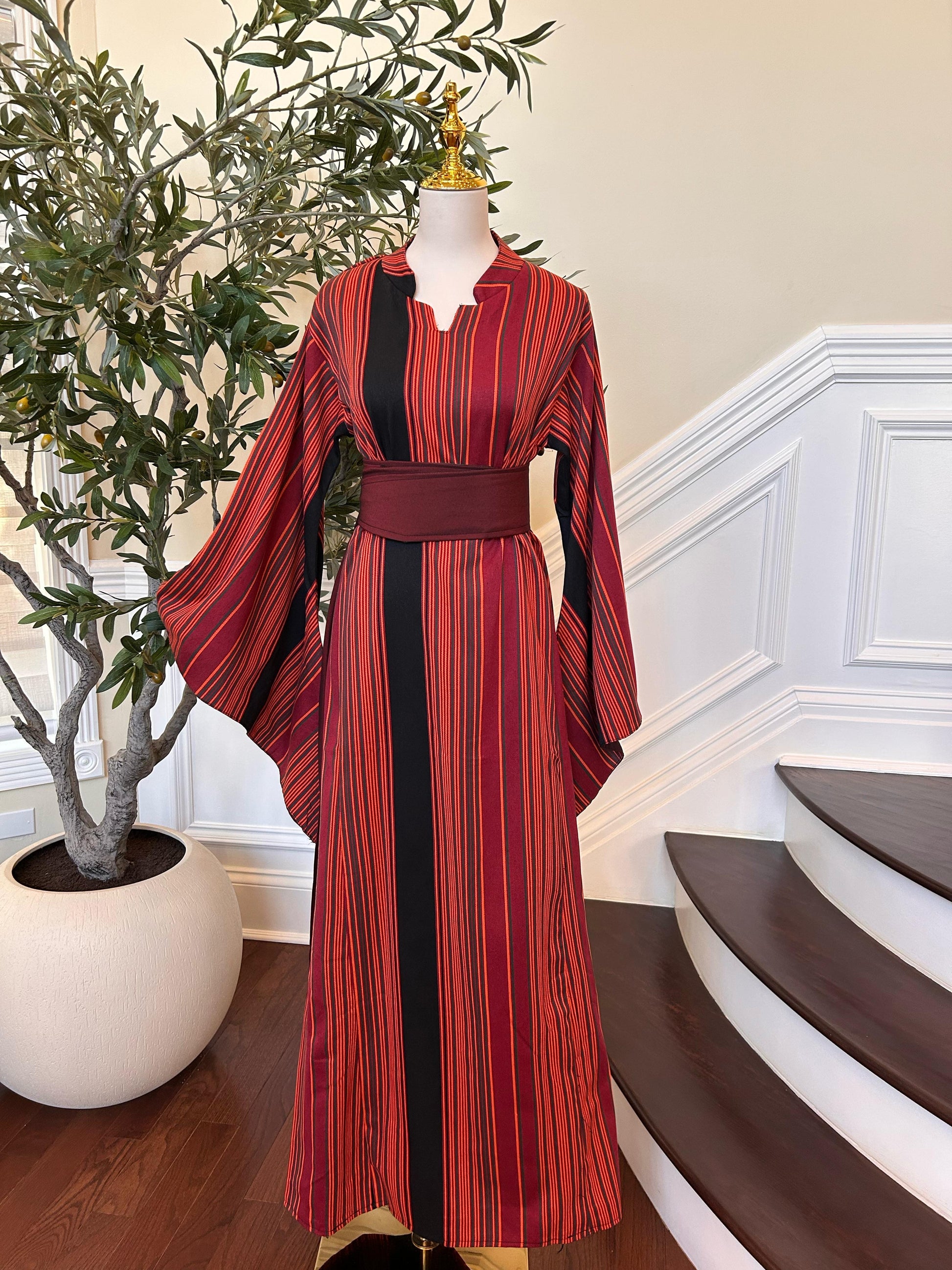 Majdalawi Traditional Elegance Thobe