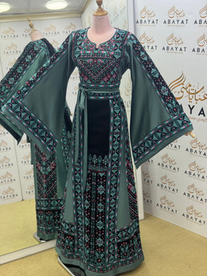 Luxury Palestinian Embroidered Thobe – Deep Green Traditional Design
