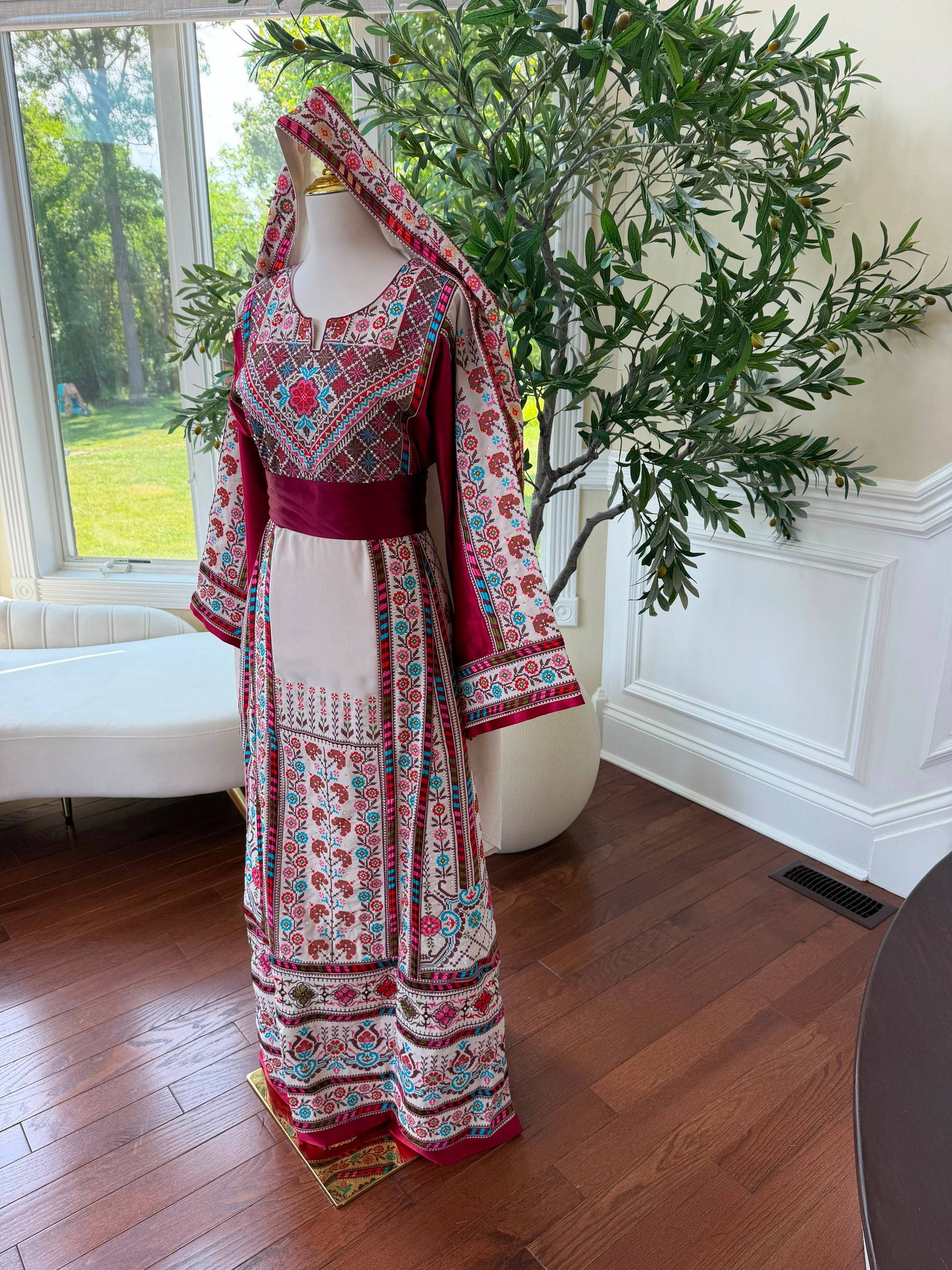 Cream Embroidery Tatreez Thobe