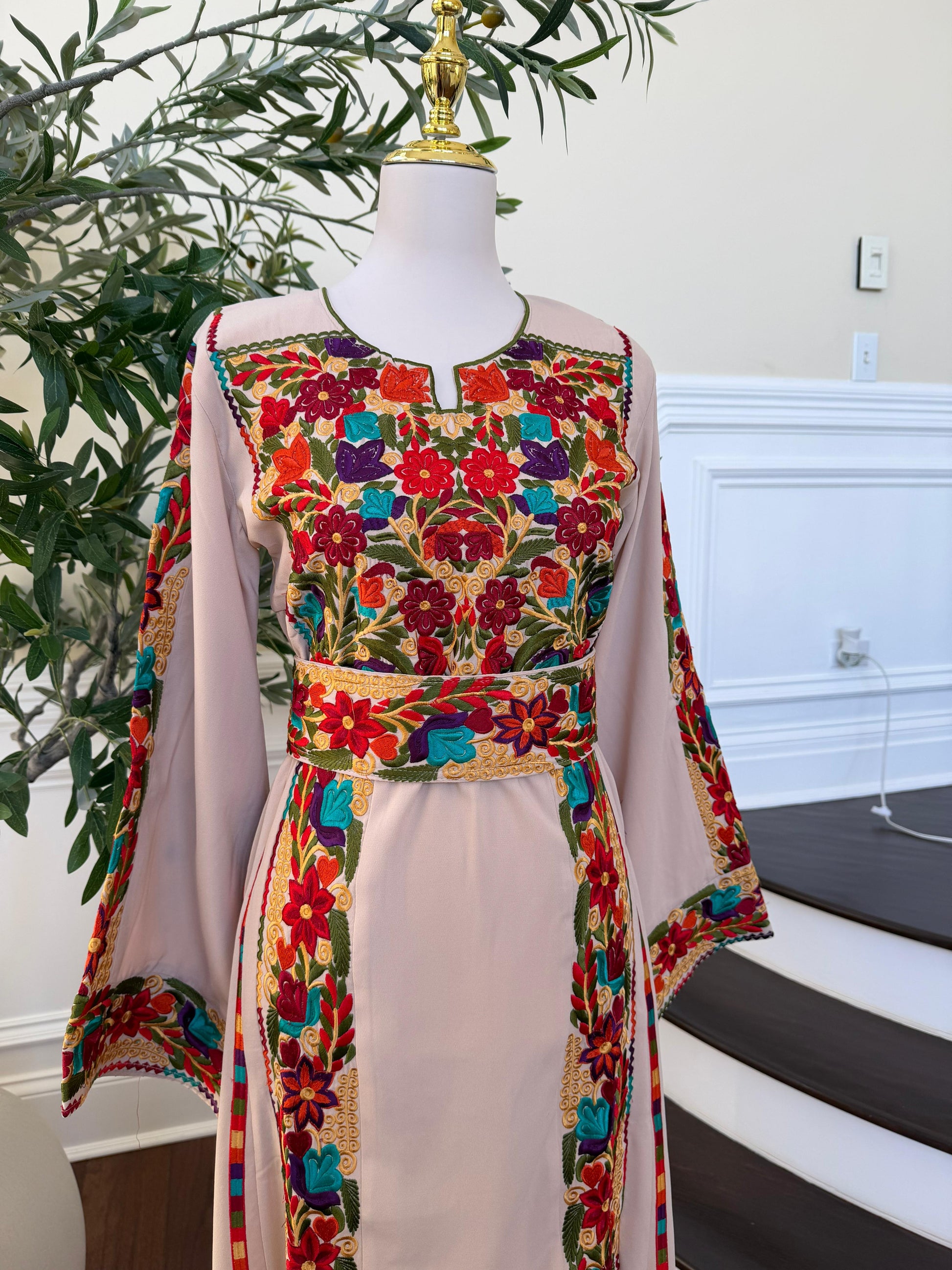 Cream Embroidery Tatreez Elegance Thobe